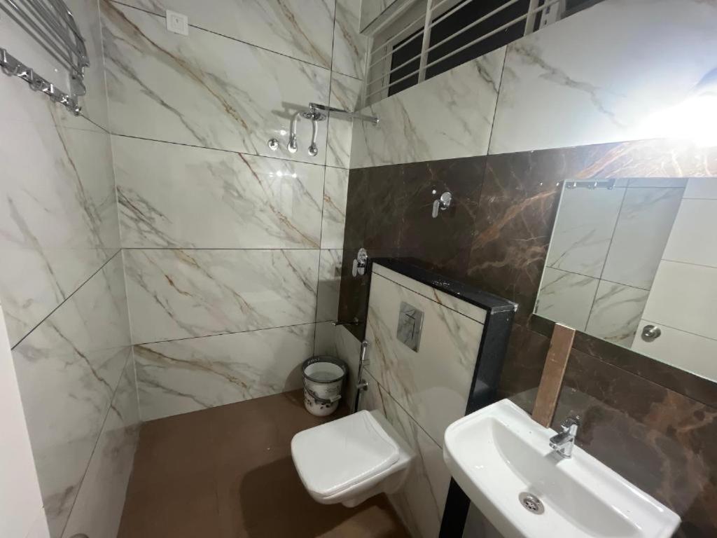Seema Palace Inn 1 Km From Railwaystaion Mysore Εξωτερικό φωτογραφία